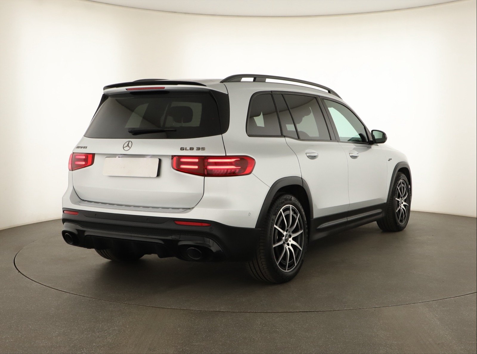 Mercedes-Benz GLB - 2024