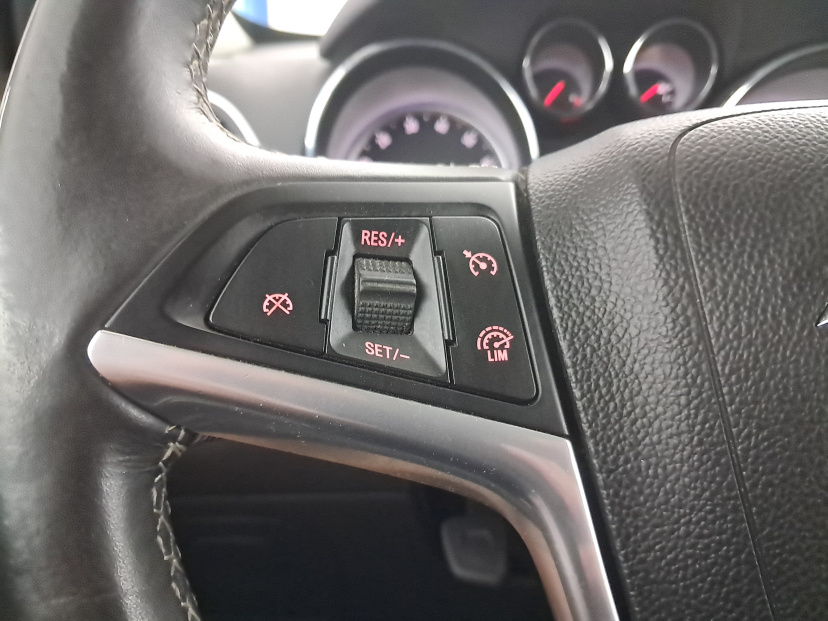Opel Mokka, 2013