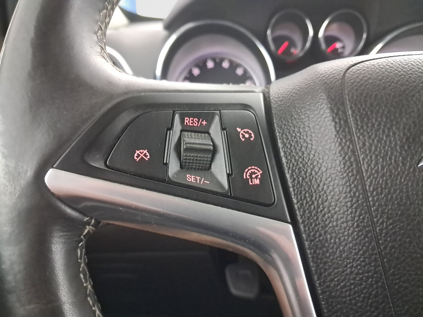 Opel Mokka, 2013