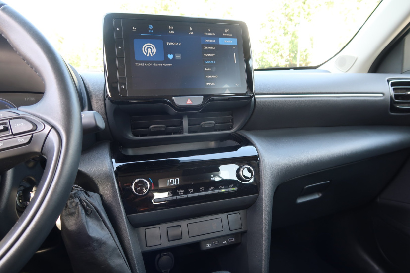 Toyota Yaris Cross, 2025