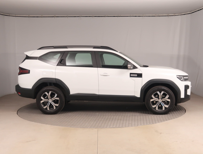 Dacia Bigster, 2025