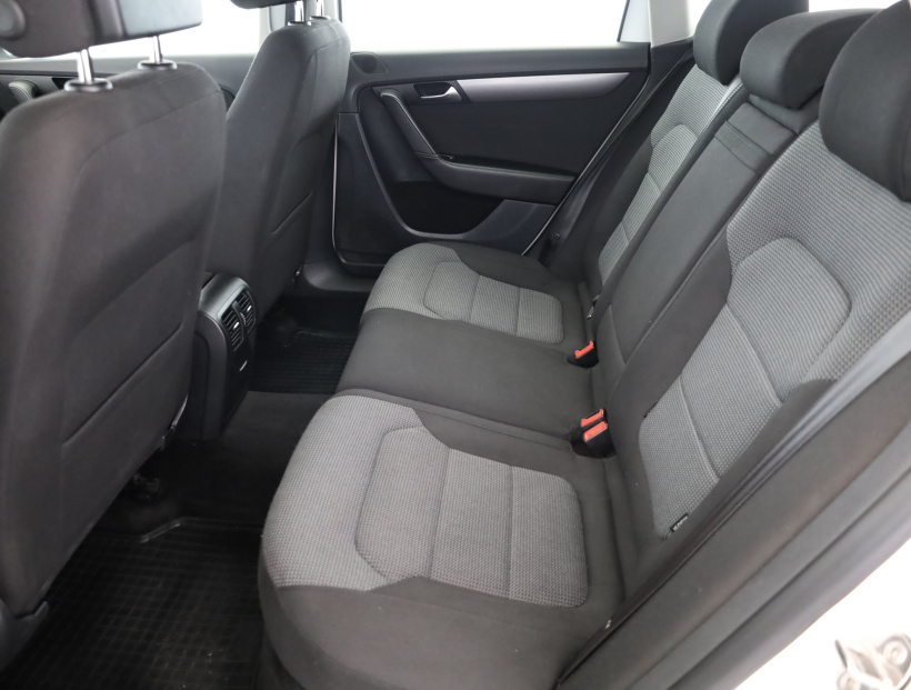 Volkswagen Passat, 2012