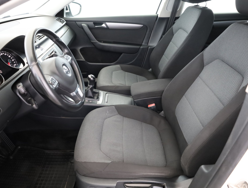 Volkswagen Passat, 2012
