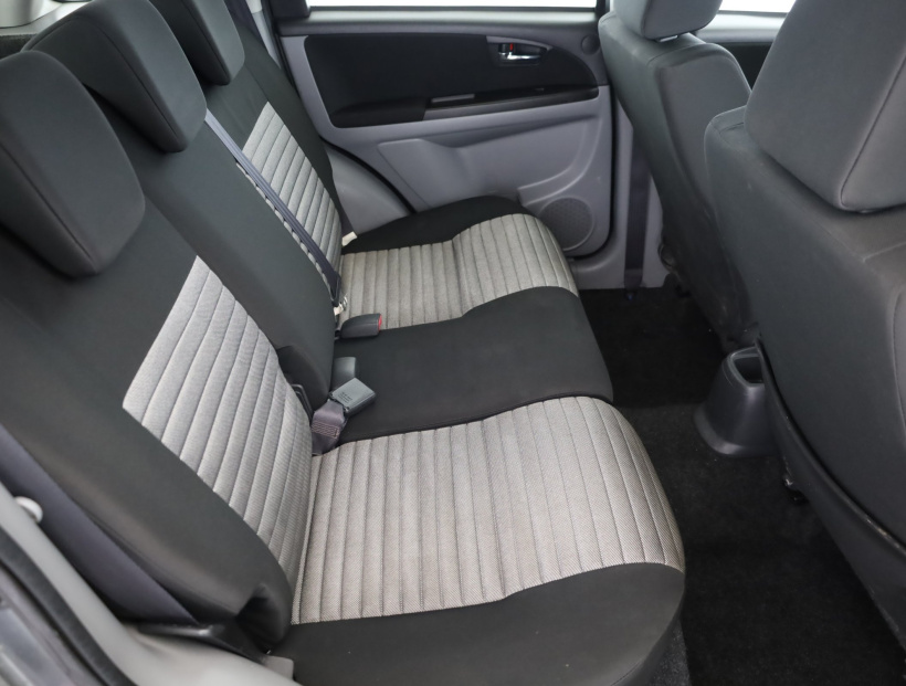 Suzuki SX4, 2010