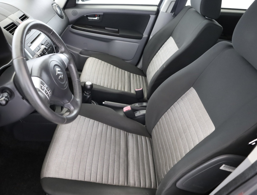 Suzuki SX4, 2010