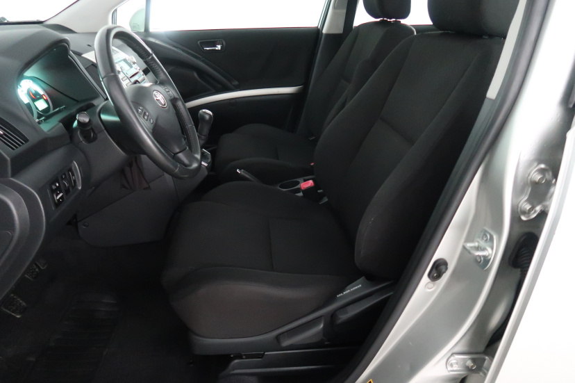 Toyota Corolla Verso, 2005