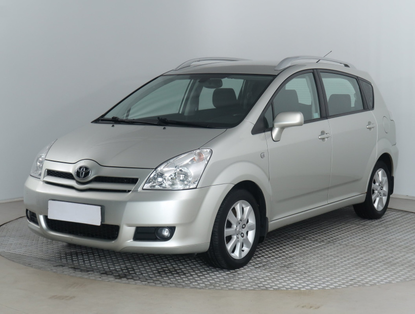 Toyota Corolla Verso, 2005
