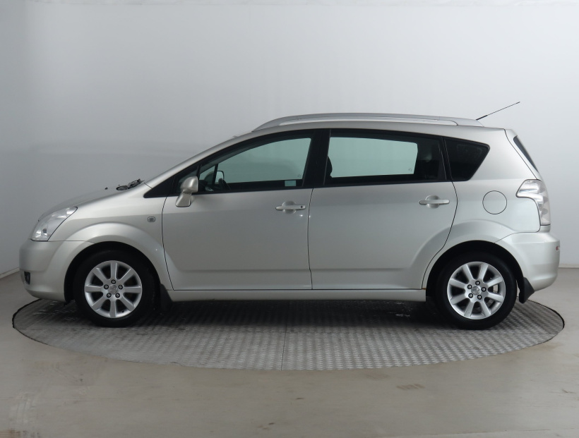Toyota Corolla Verso, 2005