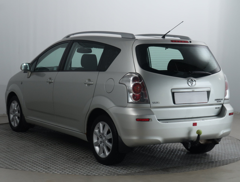 Toyota Corolla Verso, 2005