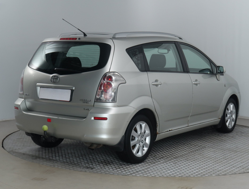 Toyota Corolla Verso, 2005