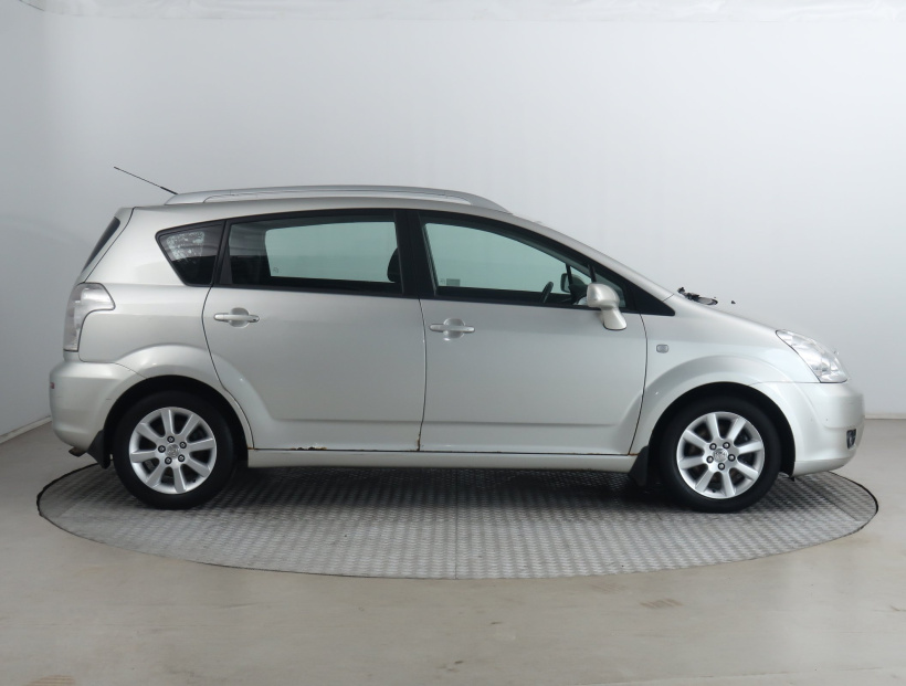 Toyota Corolla Verso, 2005