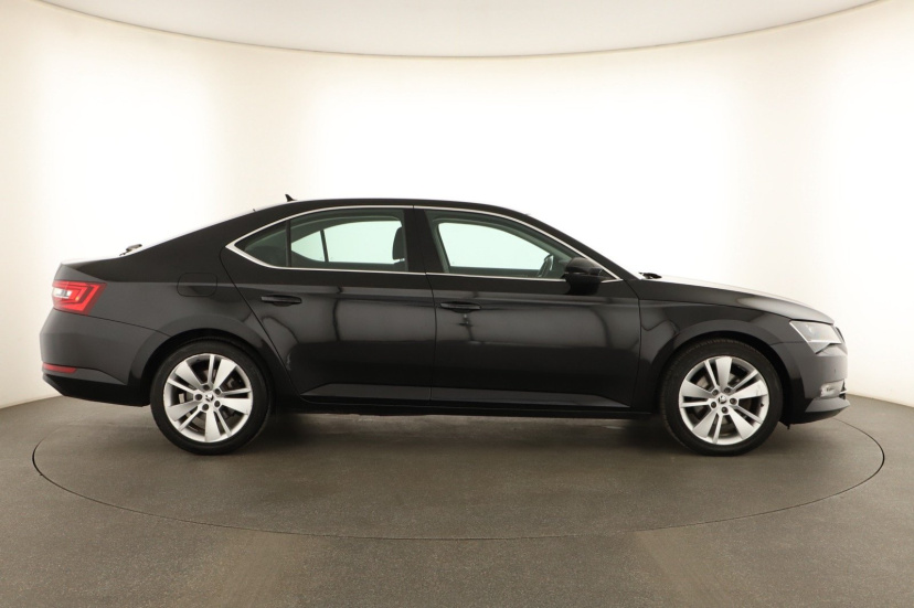 Škoda Superb, 2015