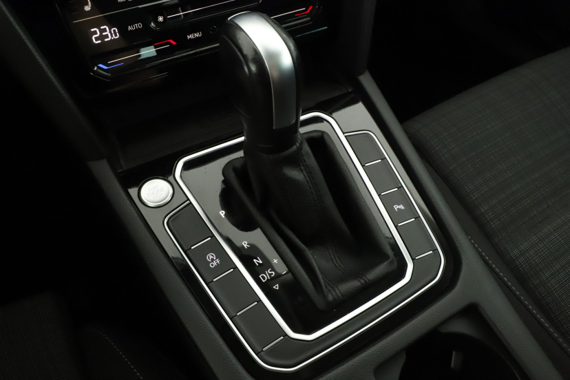 Volkswagen Passat, 2022
