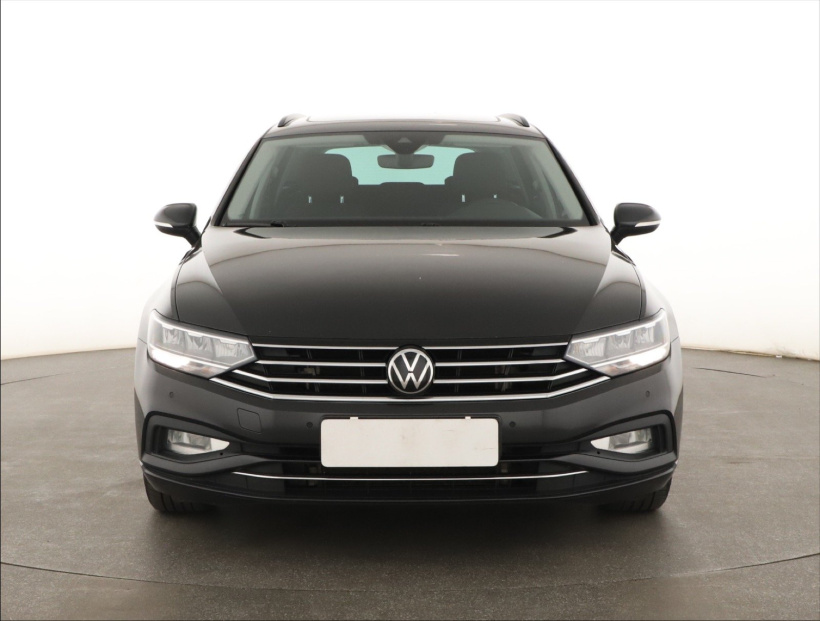 Volkswagen Passat, 2022