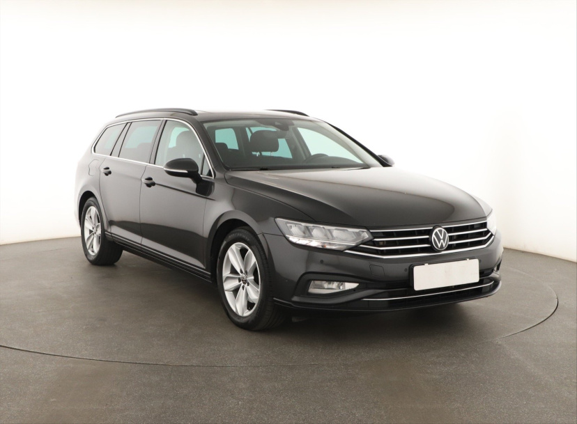 Volkswagen Passat, 2022