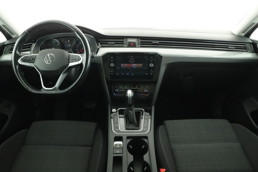 Volkswagen Passat, 2022