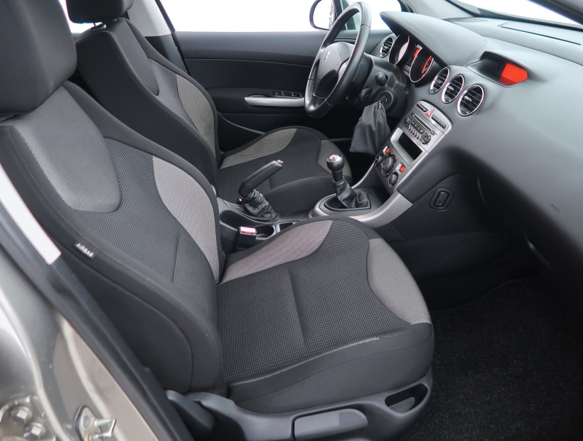 Peugeot 308, 2010