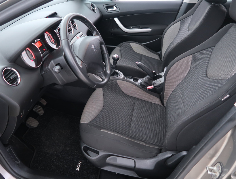 Peugeot 308, 2010