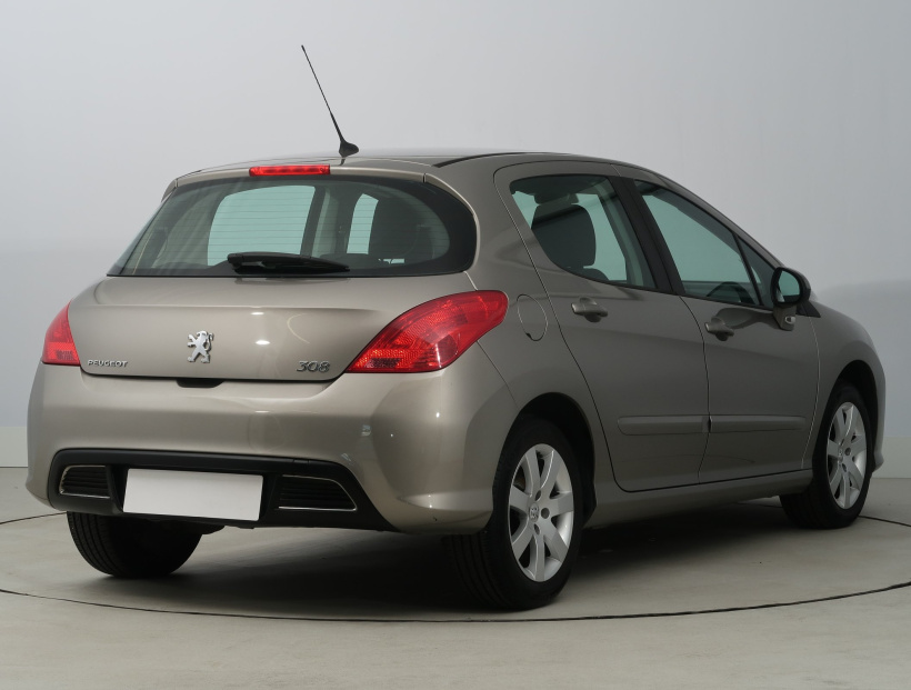Peugeot 308, 2010