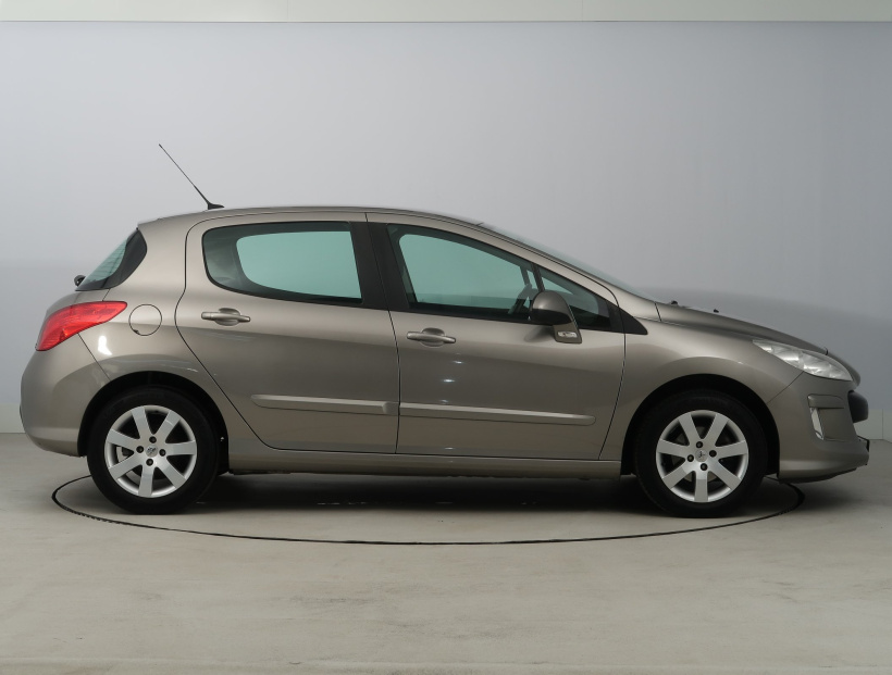 Peugeot 308, 2010