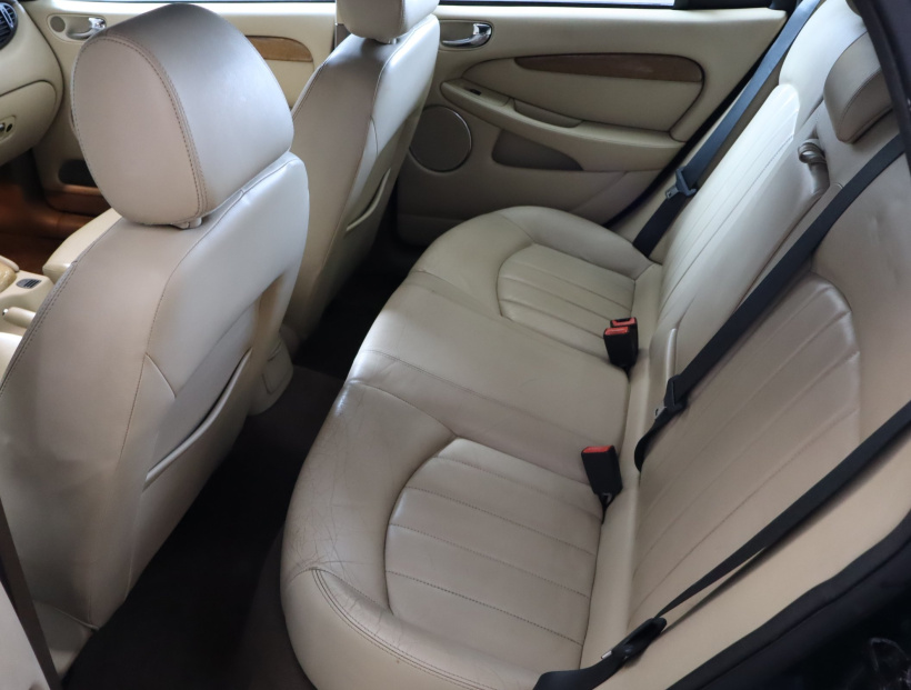 Jaguar X-Type, 2004