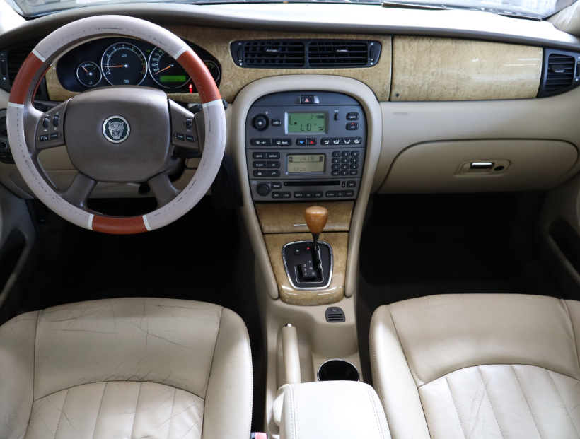 Jaguar X-Type, 2004