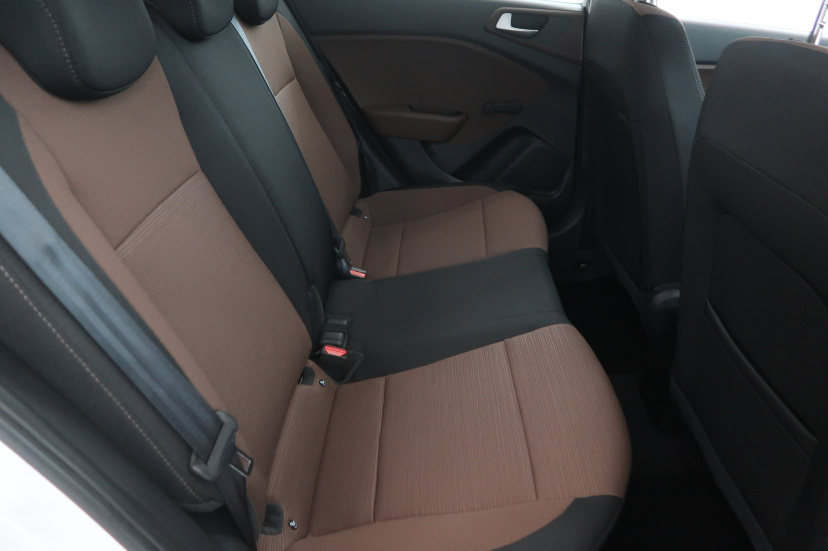 Hyundai i20, 2015