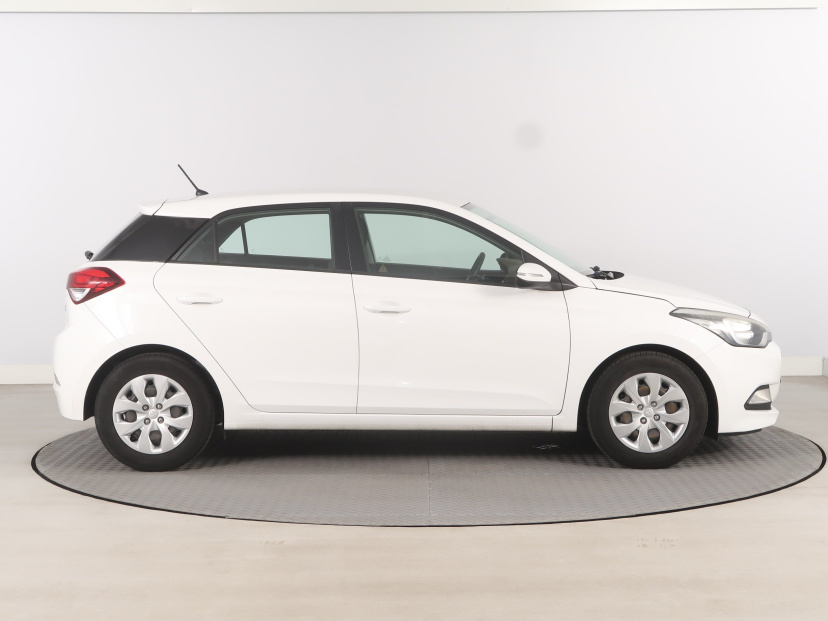 Hyundai i20, 2015