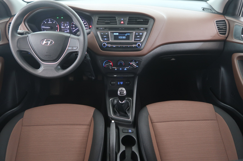 Hyundai i20, 2015