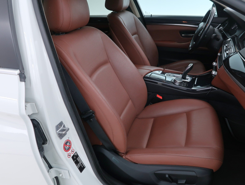 BMW 5, 2015