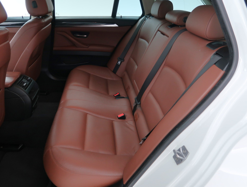 BMW 5, 2015