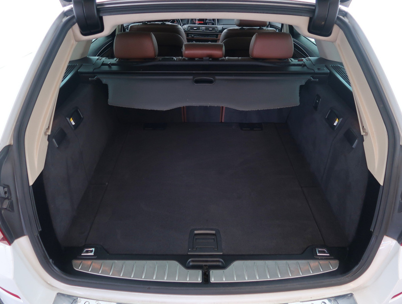 BMW 5, 2015