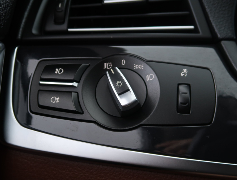 BMW 5, 2015