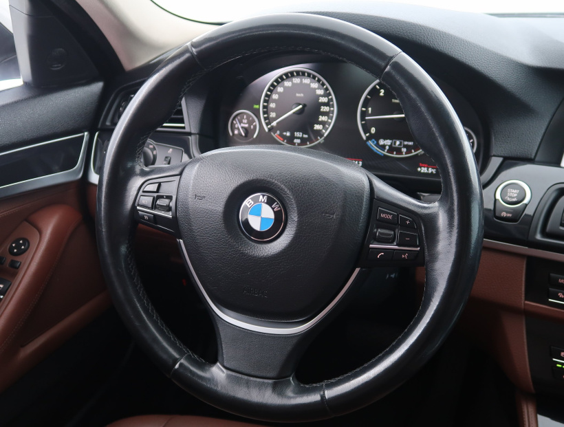 BMW 5, 2015