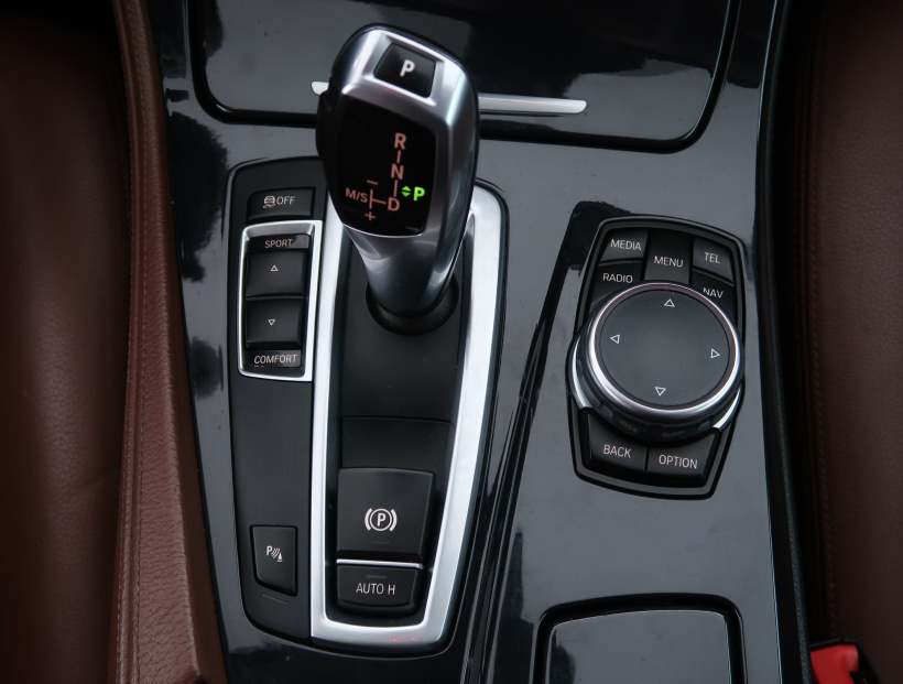 BMW 5, 2015