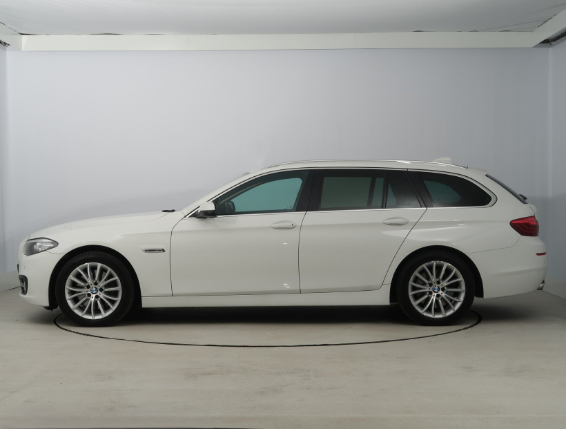 BMW 5, 2015