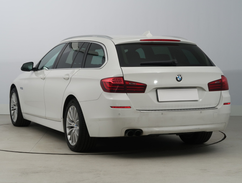 BMW 5, 2015