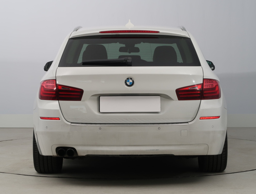 BMW 5, 2015