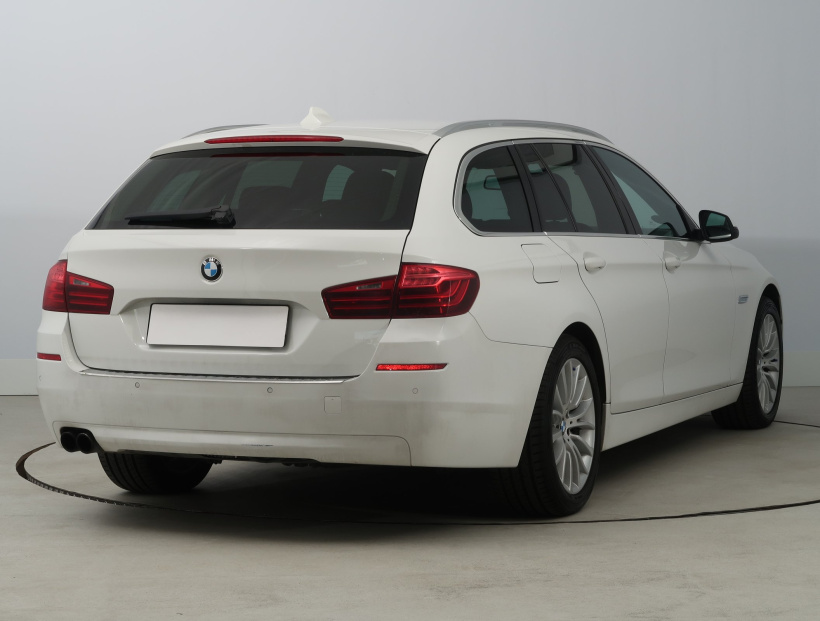 BMW 5, 2015