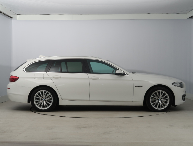 BMW 5, 2015