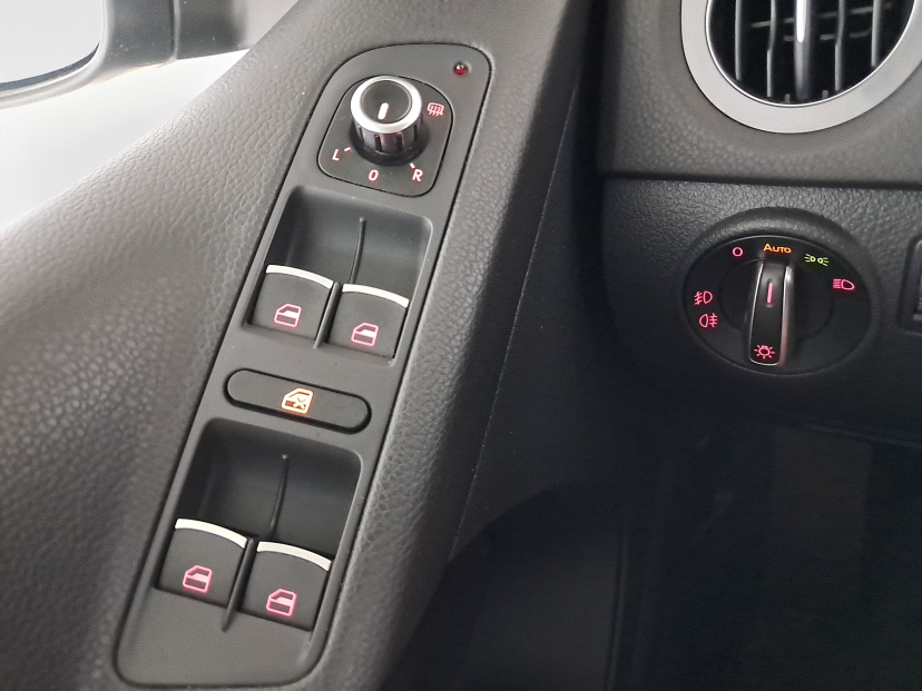 Volkswagen Tiguan, 2015