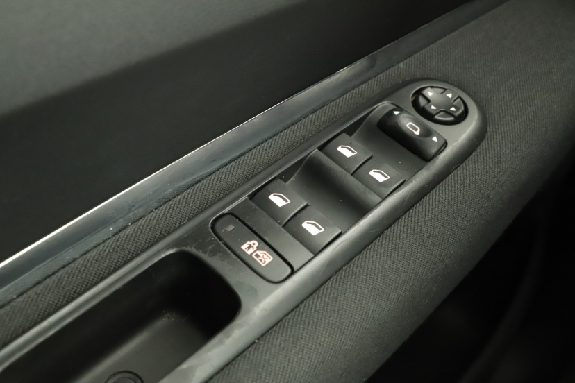 Peugeot 3008, 2012