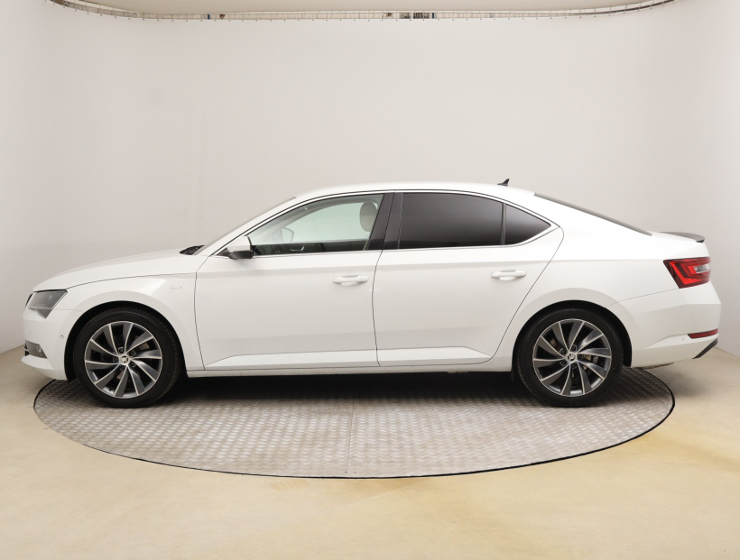 Škoda Superb, 2017