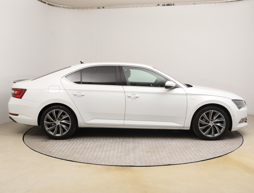 Škoda Superb, 2017