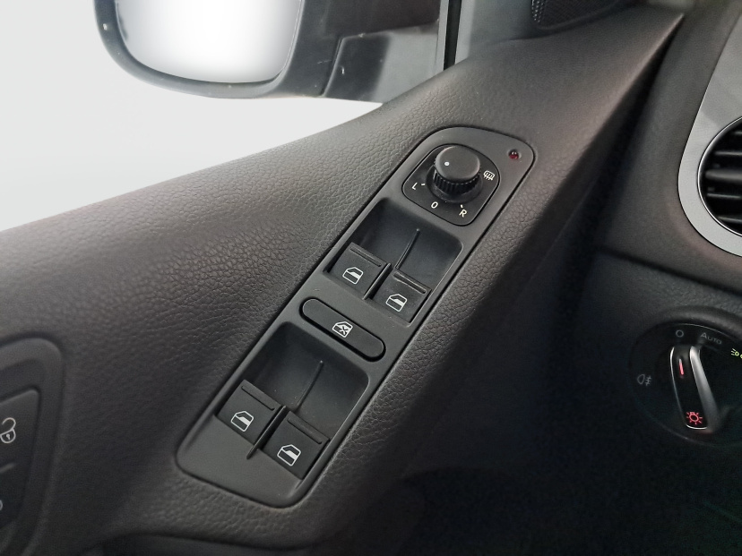 Volkswagen Tiguan, 2012