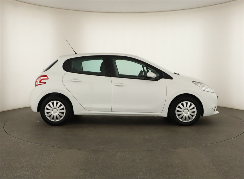 Peugeot 208, 2014