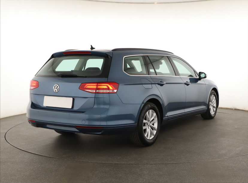 Volkswagen Passat, 2015