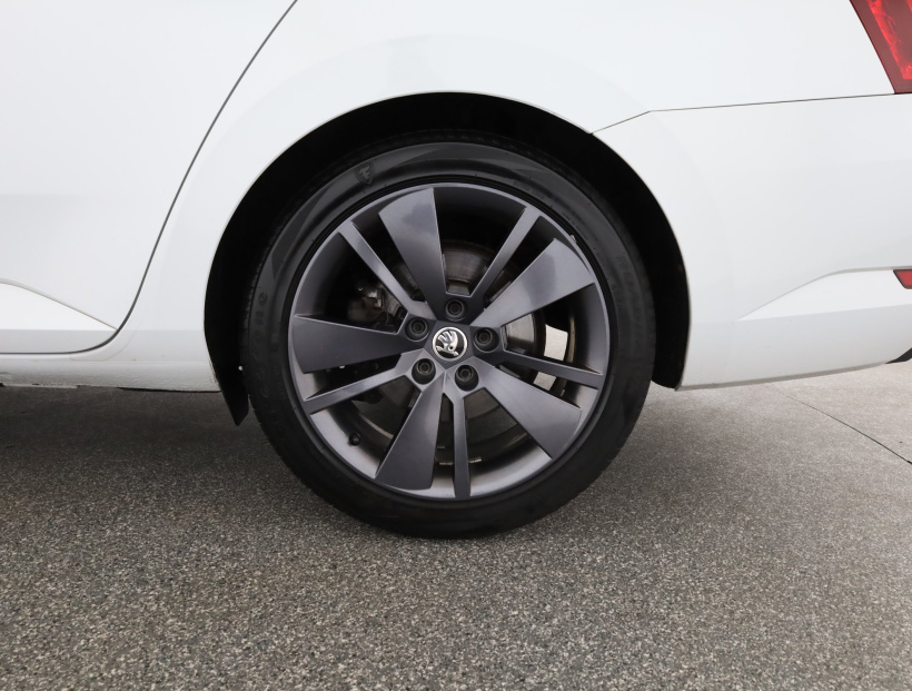 Škoda Superb, 2016