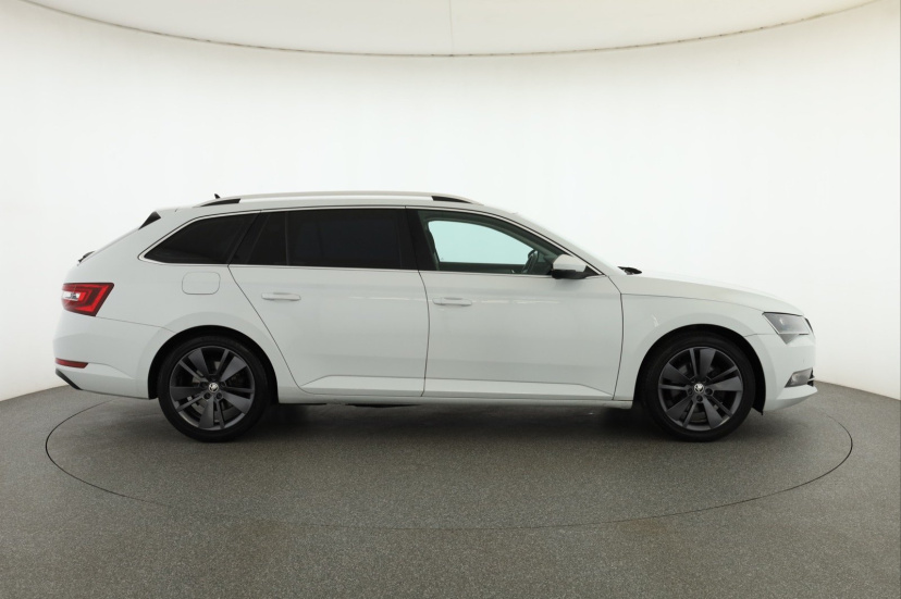 Škoda Superb, 2016