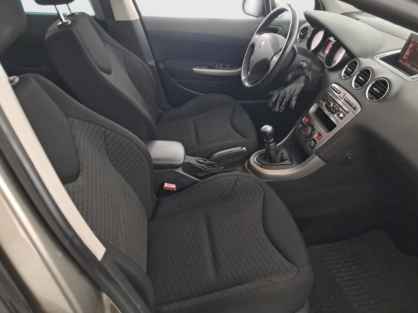 Peugeot 308, 2011